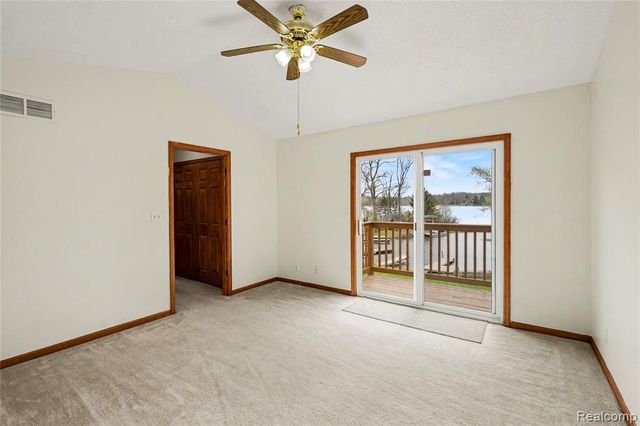 6522 Bennett Lake Road, Fenton, MI 48430