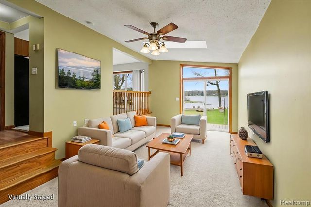 6522 Bennett Lake Road, Fenton, MI 48430