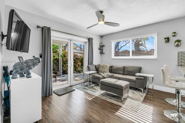 6481 SW 13th St, Plantation, FL 33317