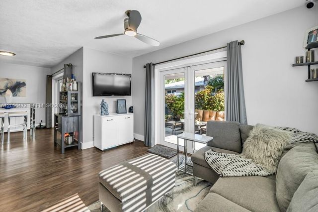 6481 SW 13th St, Plantation, FL 33317