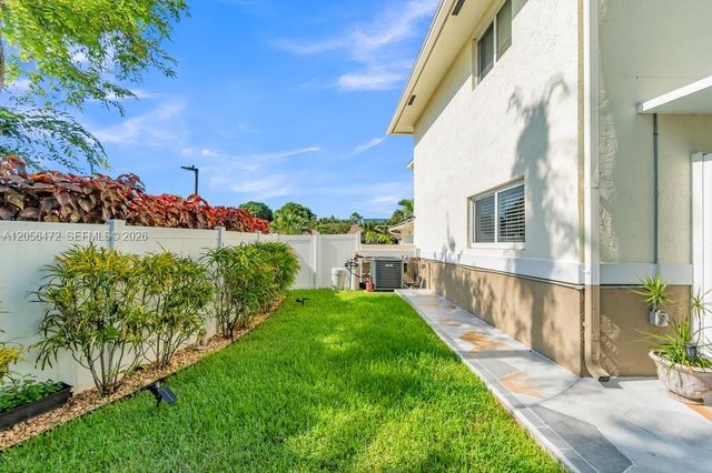 6481 SW 13th St, Plantation, FL 33317