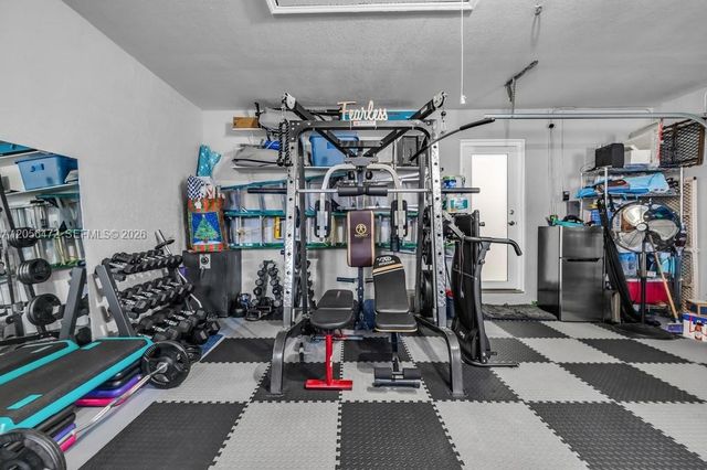 6481 SW 13th St, Plantation, FL 33317