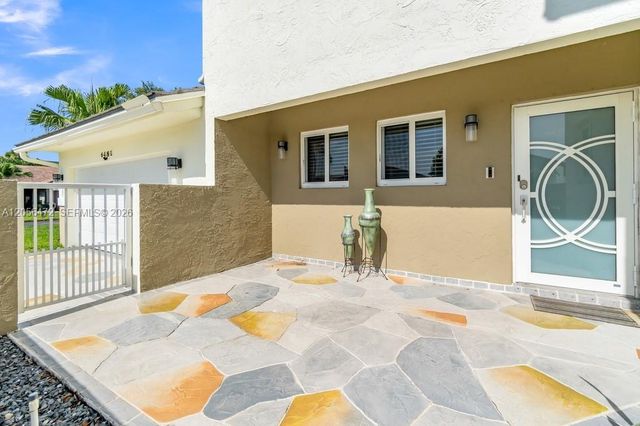6481 SW 13th St, Plantation, FL 33317