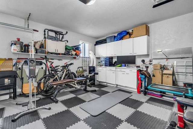 6481 SW 13th St, Plantation, FL 33317