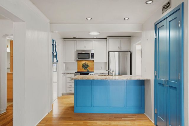 205 Natalie Avenue NW, Albuquerque, NM 87107