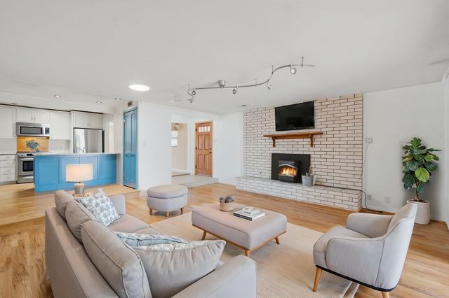 205 Natalie Avenue NW, Albuquerque, NM 87107