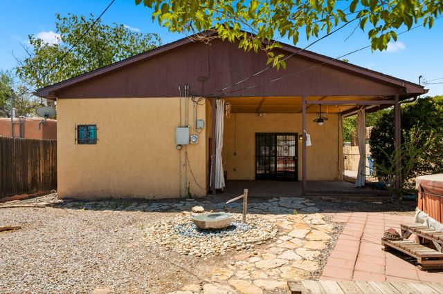 205 Natalie Avenue NW, Albuquerque, NM 87107