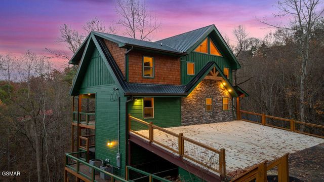 1857 Beach Front Drive, Sevierville, TN 37876