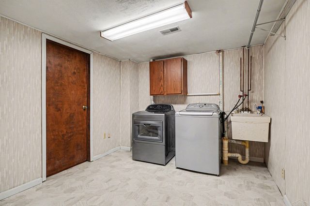 4872 W Michigan Avenue, Saginaw, MI 48638