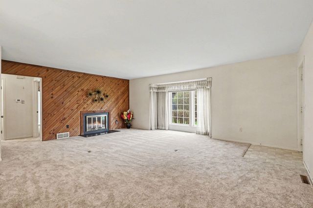 4872 W Michigan Avenue, Saginaw, MI 48638