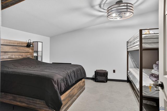 7810 LABRADOR TR, Rapid City, SD 57702