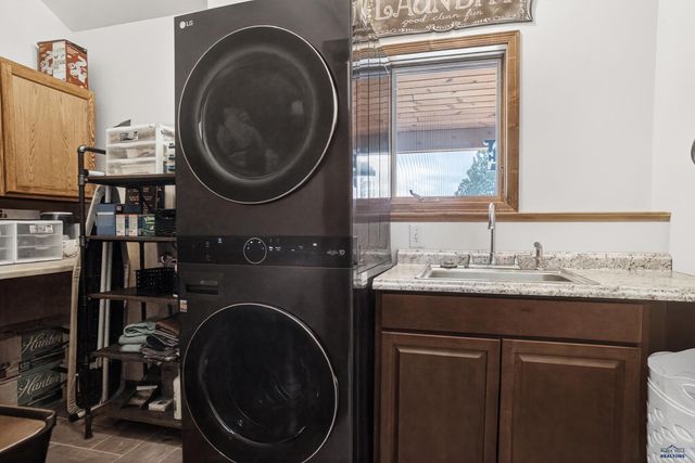 7810 LABRADOR TR, Rapid City, SD 57702