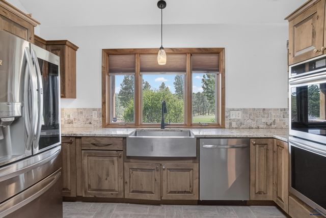 7810 LABRADOR TR, Rapid City, SD 57702