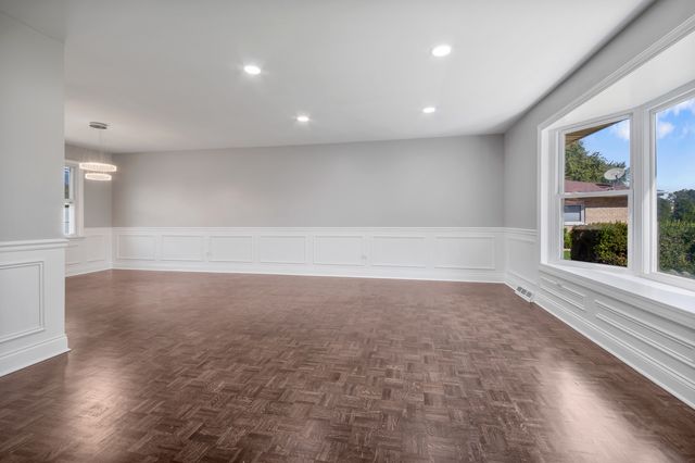 9212 Mcvicker Avenue, Oak Lawn, IL 60453