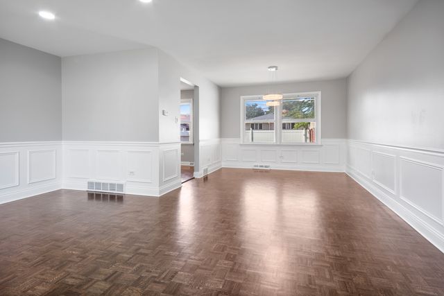 9212 Mcvicker Avenue, Oak Lawn, IL 60453