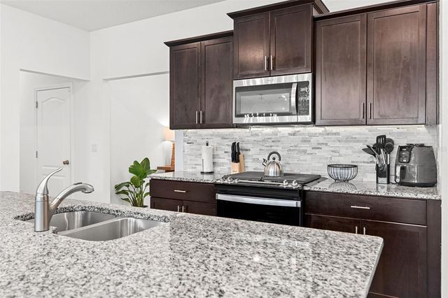 7552 OAKMOSS LOOP, Davenport, FL 33837