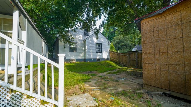 3319 Farnsley Rd, Louisville, KY 40216