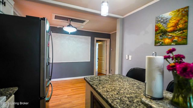 3319 Farnsley Rd, Louisville, KY 40216