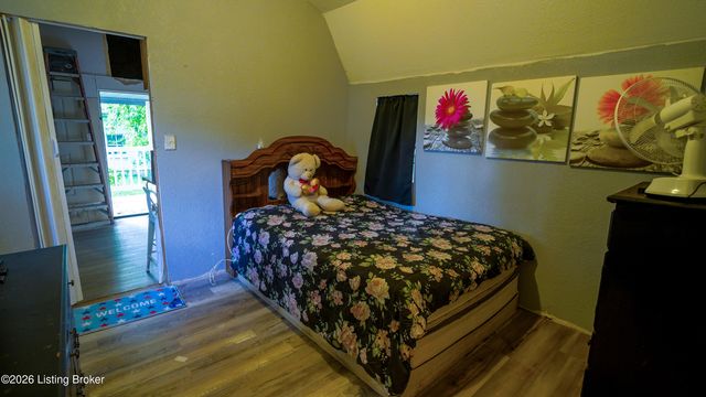 3319 Farnsley Rd, Louisville, KY 40216