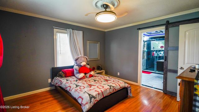 3319 Farnsley Rd, Louisville, KY 40216