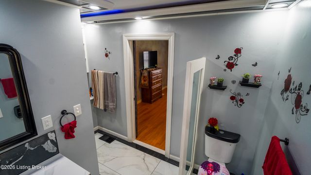 3319 Farnsley Rd, Louisville, KY 40216