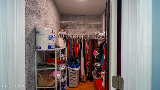 3319 Farnsley Rd, Louisville, KY 40216