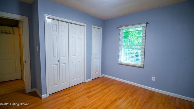 3319 Farnsley Rd, Louisville, KY 40216