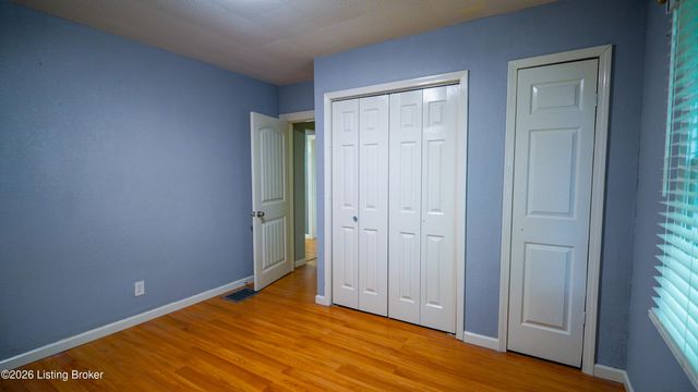 3319 Farnsley Rd, Louisville, KY 40216