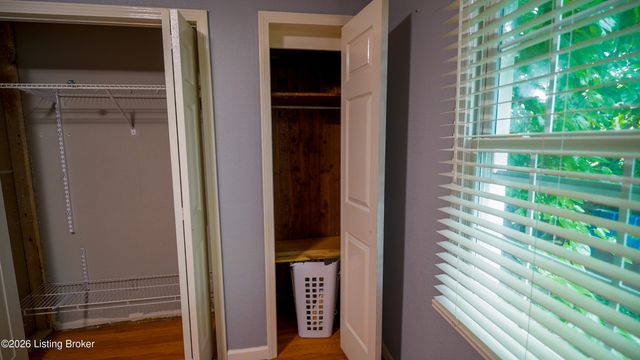 3319 Farnsley Rd, Louisville, KY 40216