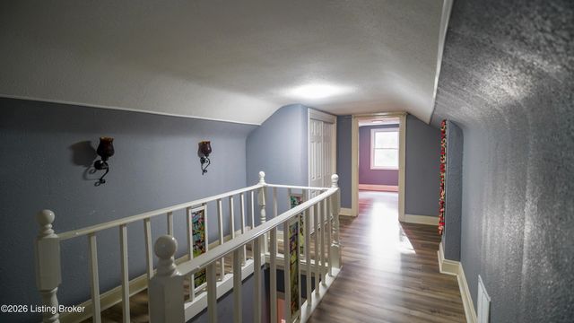 3319 Farnsley Rd, Louisville, KY 40216