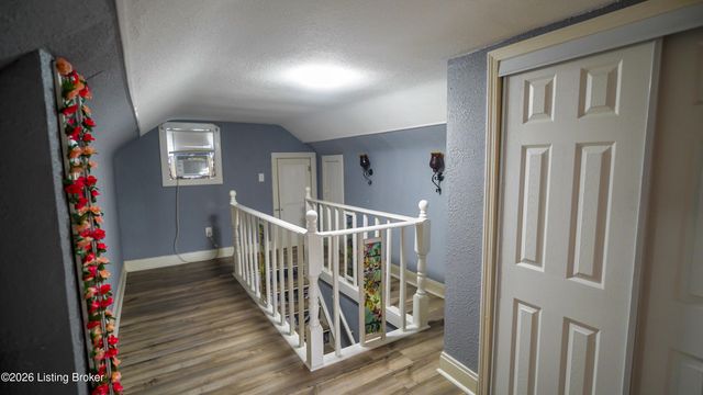 3319 Farnsley Rd, Louisville, KY 40216