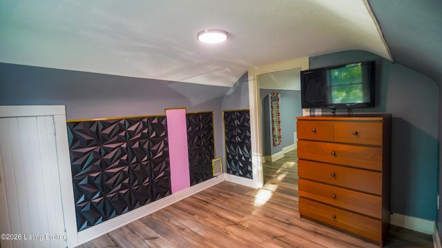 3319 Farnsley Rd, Louisville, KY 40216
