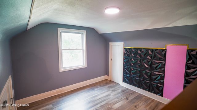 3319 Farnsley Rd, Louisville, KY 40216
