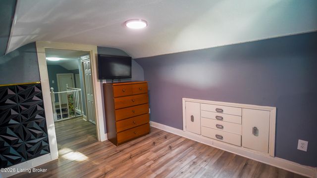 3319 Farnsley Rd, Louisville, KY 40216