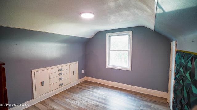 3319 Farnsley Rd, Louisville, KY 40216