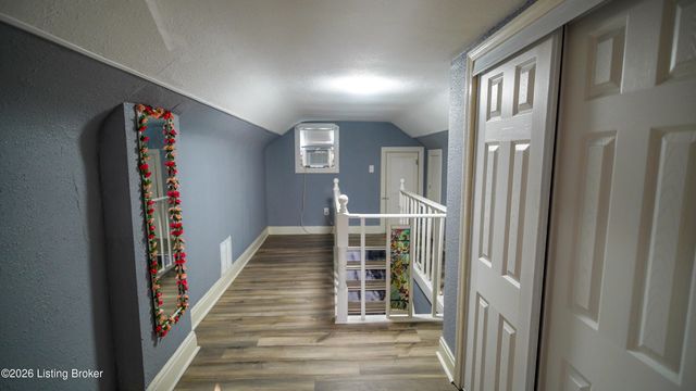 3319 Farnsley Rd, Louisville, KY 40216