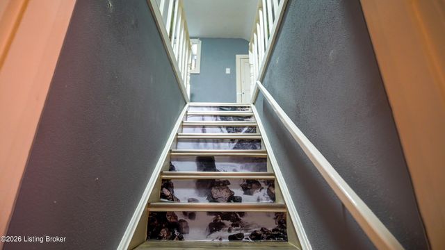3319 Farnsley Rd, Louisville, KY 40216