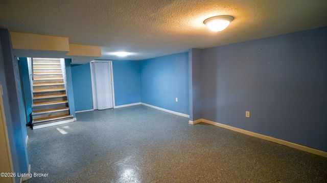 3319 Farnsley Rd, Louisville, KY 40216