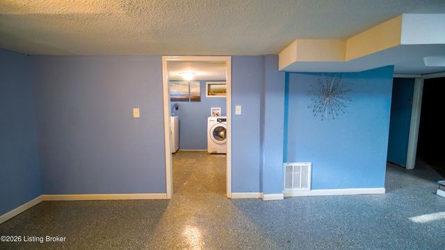 3319 Farnsley Rd, Louisville, KY 40216