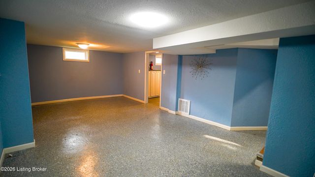 3319 Farnsley Rd, Louisville, KY 40216