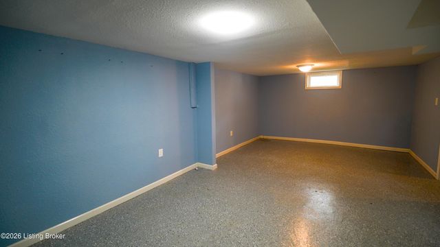3319 Farnsley Rd, Louisville, KY 40216