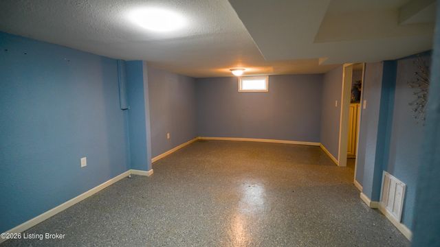 3319 Farnsley Rd, Louisville, KY 40216