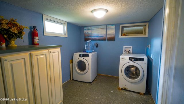 3319 Farnsley Rd, Louisville, KY 40216