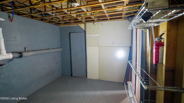 3319 Farnsley Rd, Louisville, KY 40216