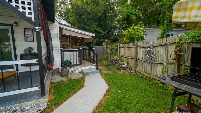 3319 Farnsley Rd, Louisville, KY 40216