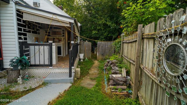 3319 Farnsley Rd, Louisville, KY 40216