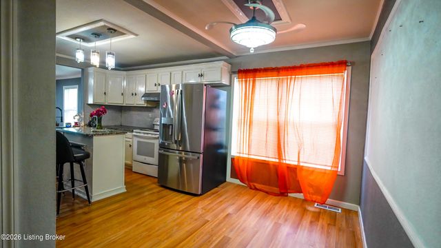 3319 Farnsley Rd, Louisville, KY 40216