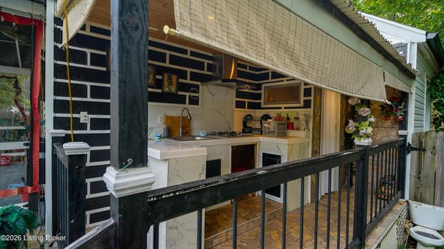 3319 Farnsley Rd, Louisville, KY 40216