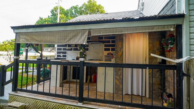 3319 Farnsley Rd, Louisville, KY 40216