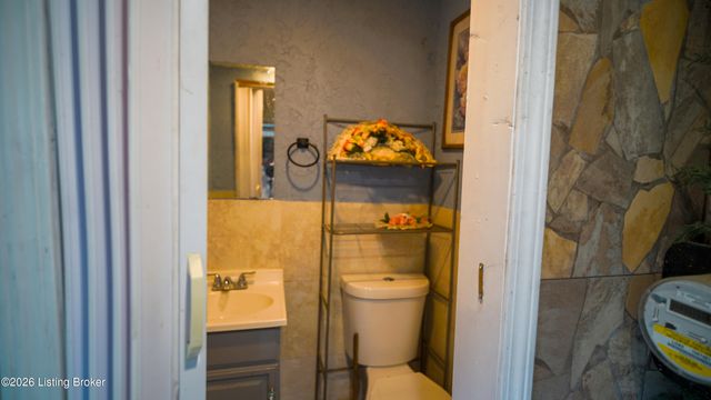 3319 Farnsley Rd, Louisville, KY 40216